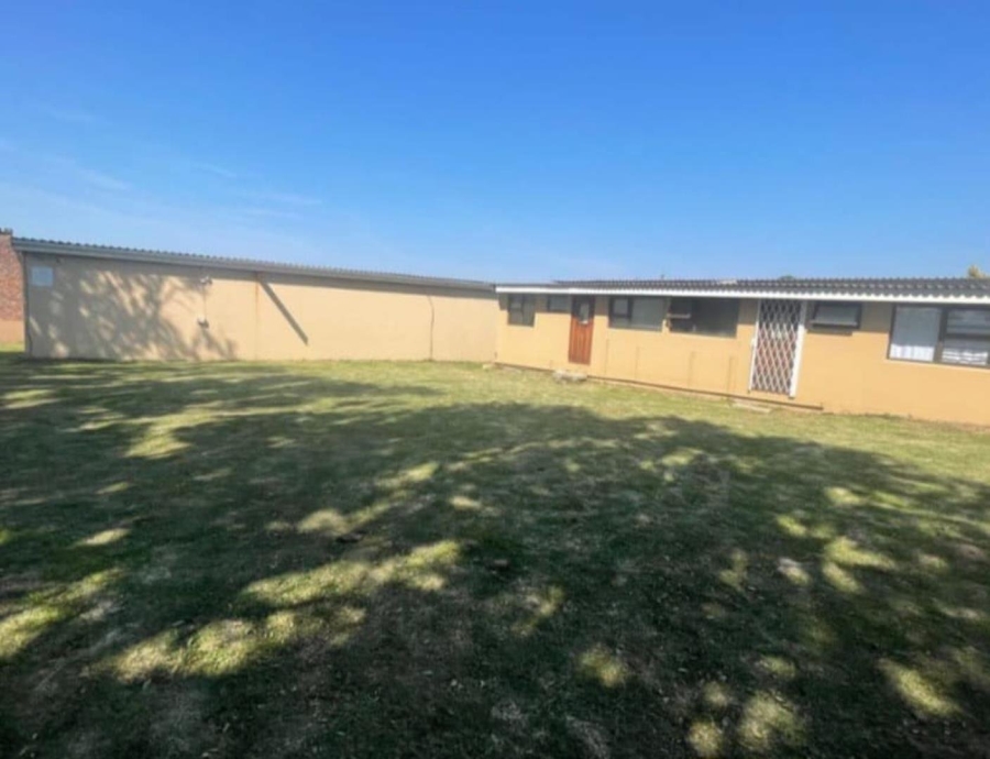 Commercial Property for Sale in Cove Ridge East Eastern Cape